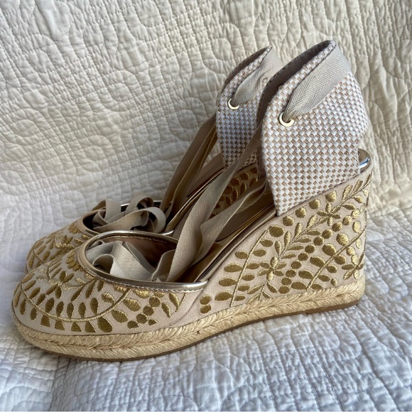 Brand New Gold embroidered lace up wedges - Picture 2 of 8